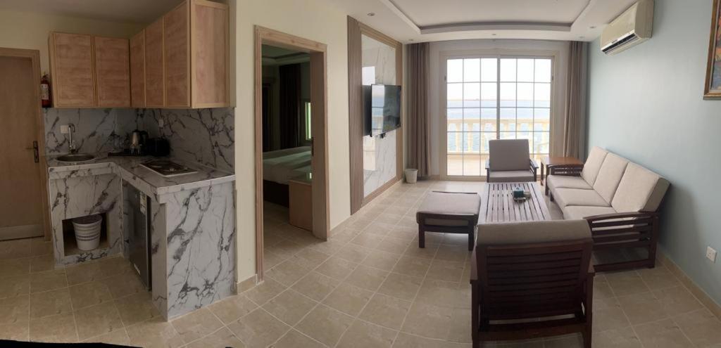 Al Ahmadi Plaza Resort Янбу Экстерьер фото