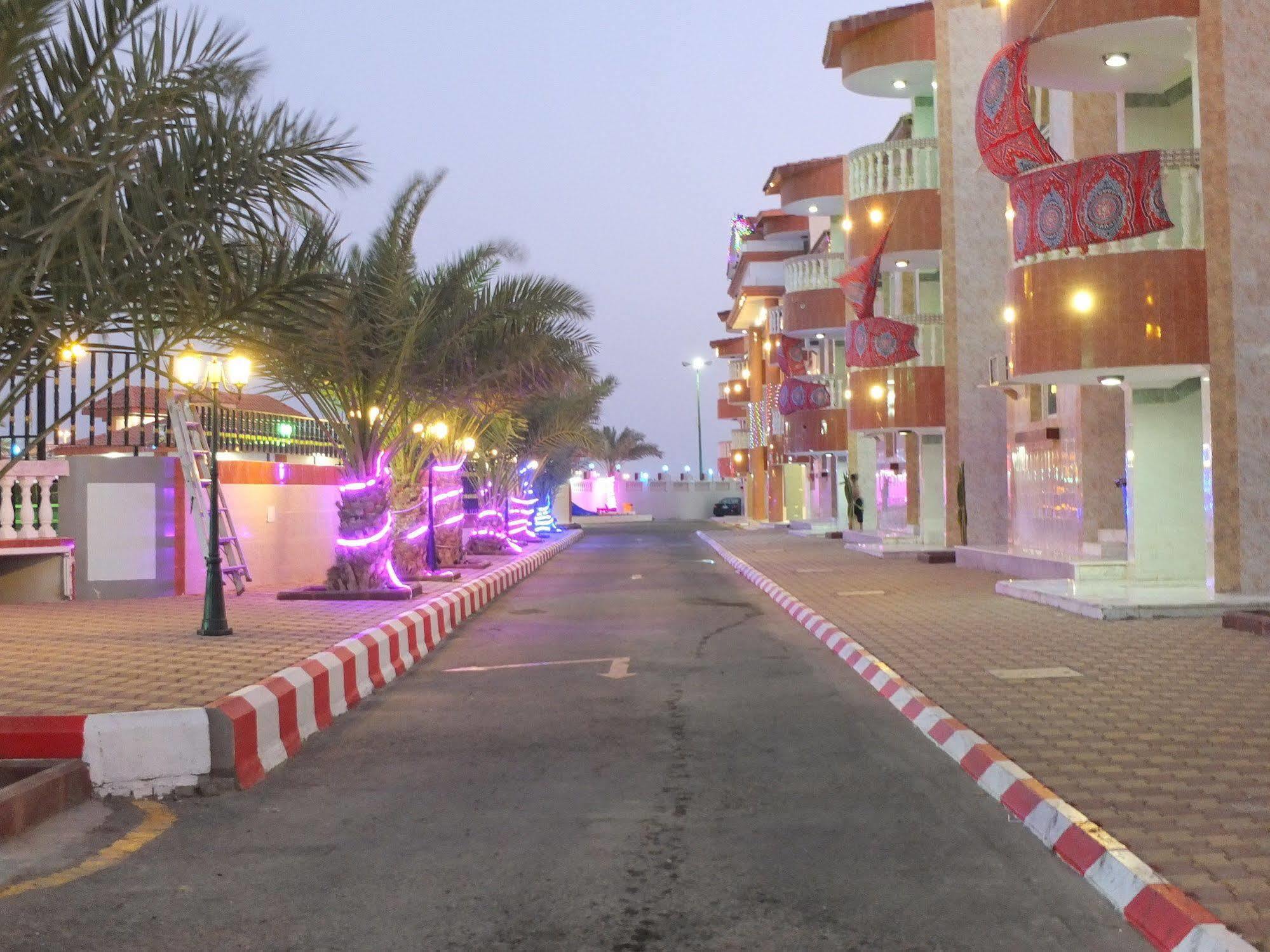 Al Ahmadi Plaza Resort Янбу Экстерьер фото