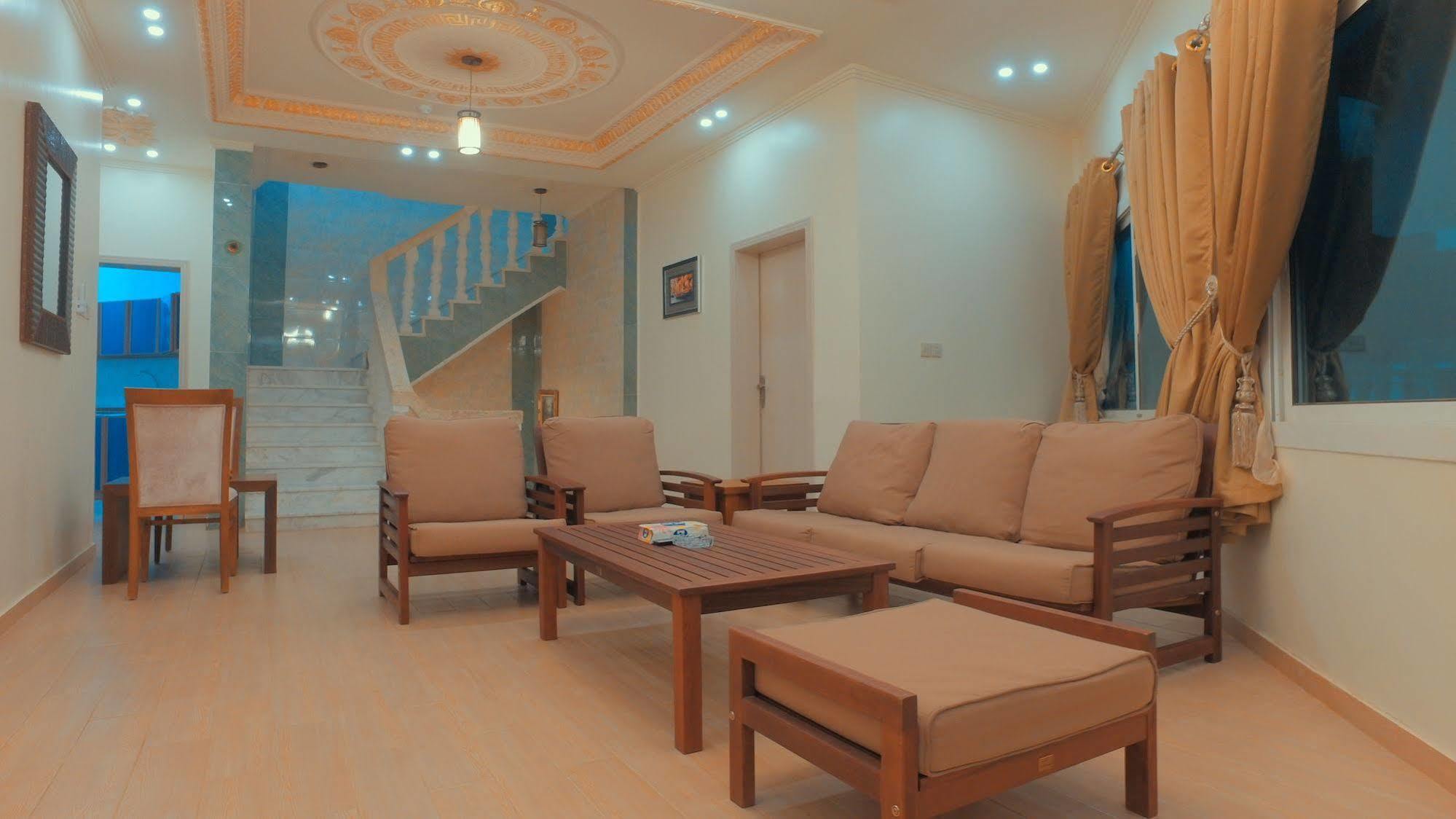 Al Ahmadi Plaza Resort Янбу Экстерьер фото