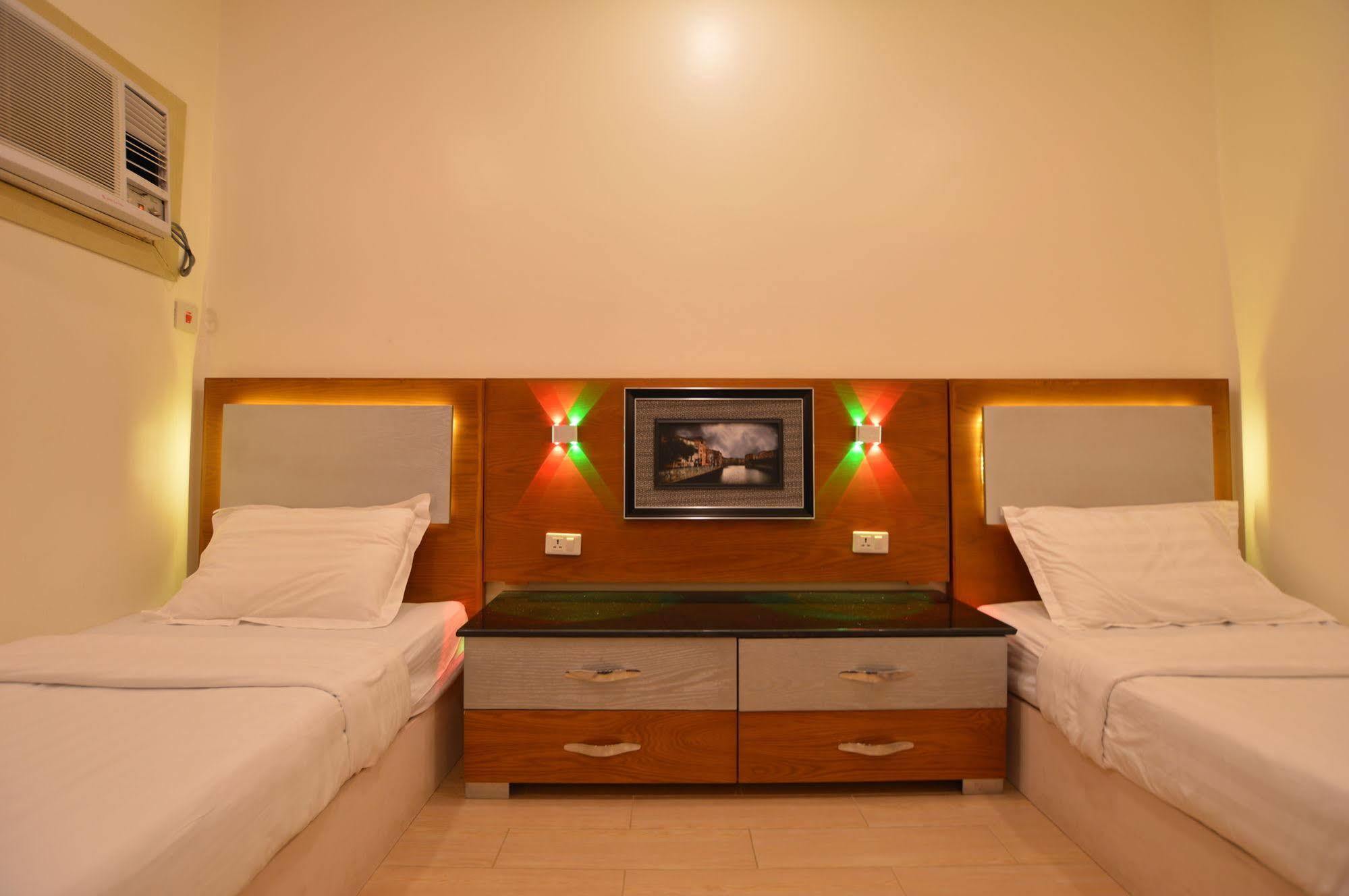 Al Ahmadi Plaza Resort Янбу Экстерьер фото